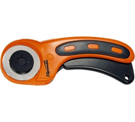 Нож,45мм, вращающ.лезвие-ролик//SPARTA (789905)